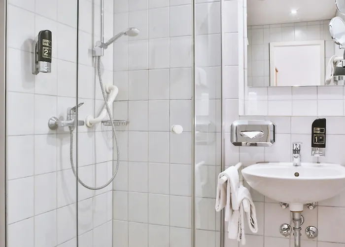 מלון Restaurant Krokodil